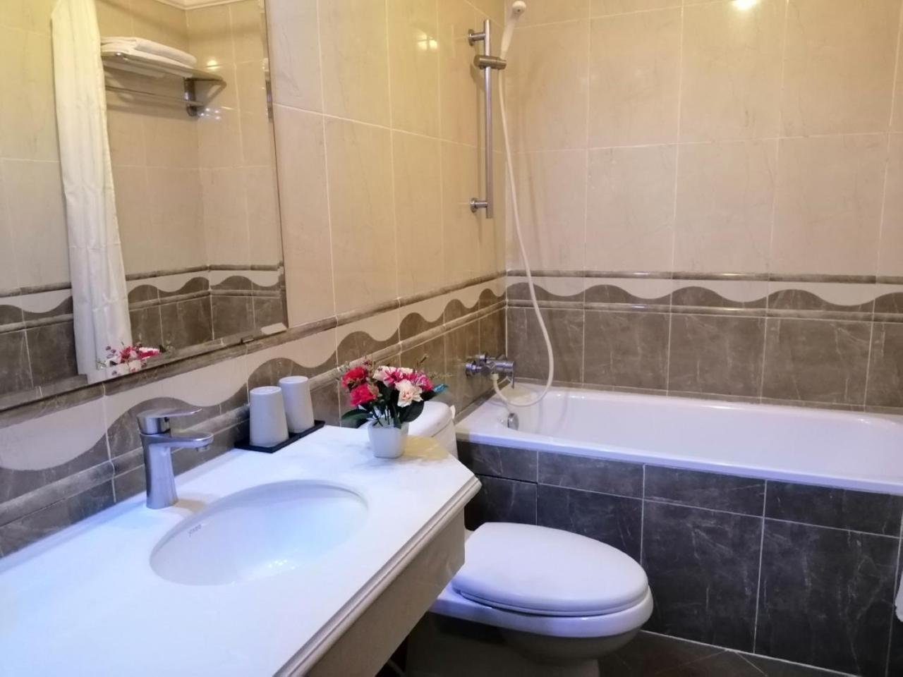 Khách sạn Phoenix Palace 3*