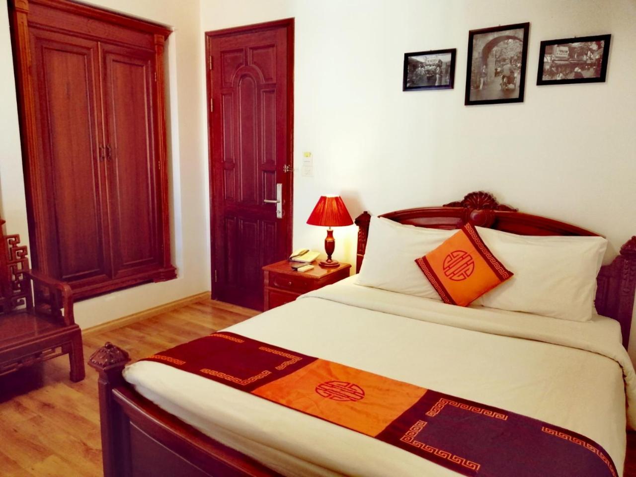 Hotel Phoenix Palace 3*